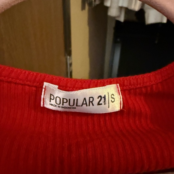 Adika Red Ribbed Ruched Crop Top - Picture 3 of 3